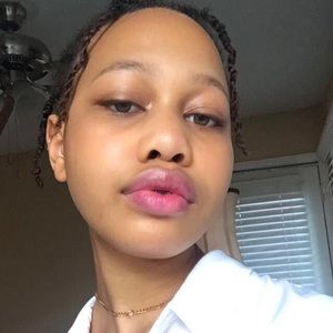 Meet your Posher, Zoe